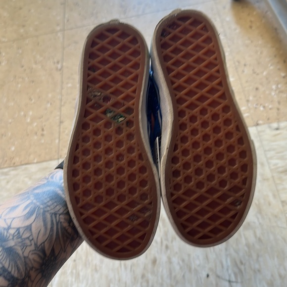 Vans - Picture 2 of 2